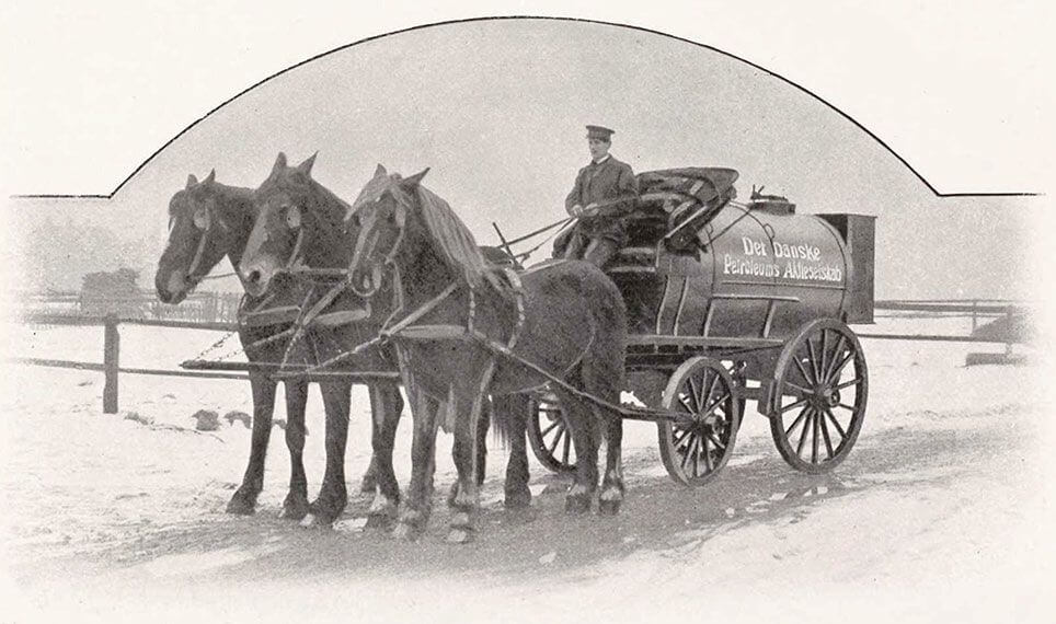 Om vinteren og i dårligt føre var det godt med tre heste forspændt den tunge tankvogn.