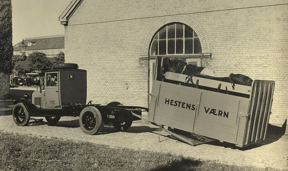 Hestens Værns hesteambulance. Ford AA, årgang 1928-29