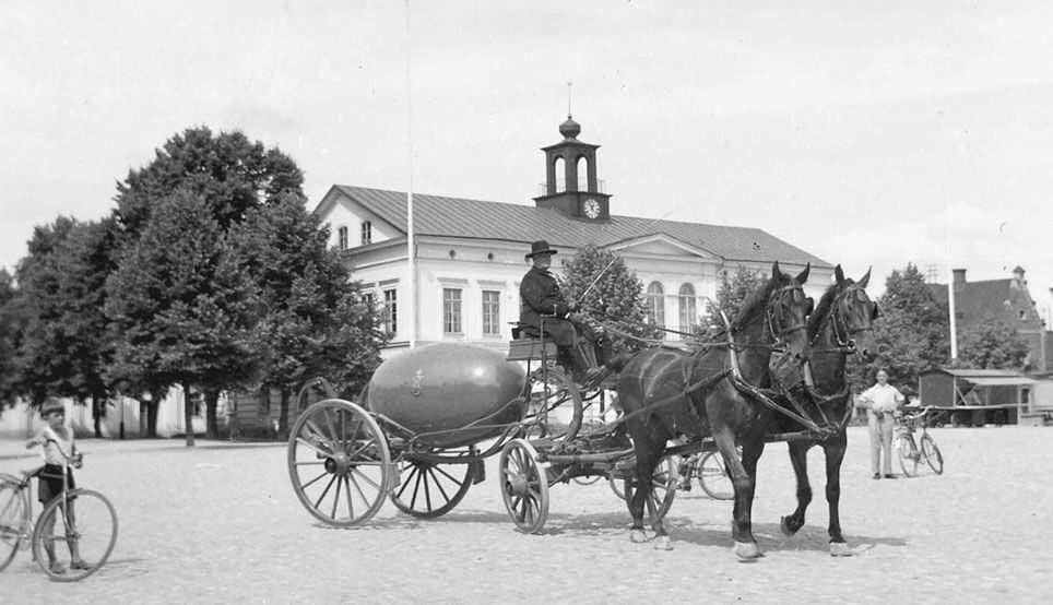 Kugleposten gør ophold i Köping den 8. august 1936 på vej til Stockholm.
