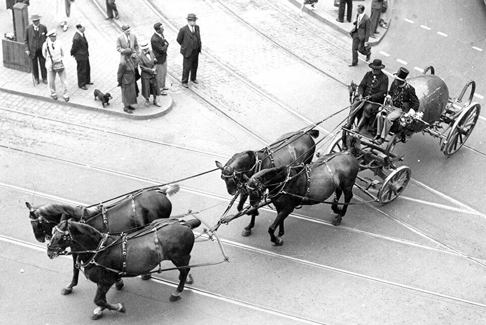 Da kugleposten ankom til Stockholm den 12. juli 1936, var den forspændt fire heste.