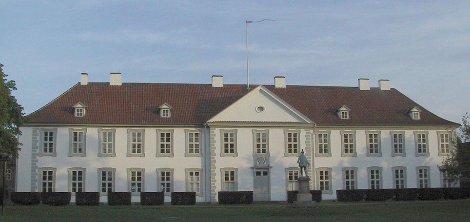 Industriudstillingen i Odense 1858 blev afholdt på Odense Slot og havde også vognudstilling.
