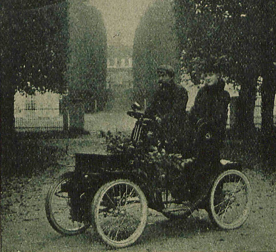 Cornelius Steffensen og frue med en 4 hk Rochet.