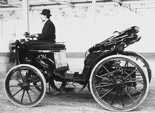 Elektrisk mylord bygget i Paris i 1898 af den franske vognfabrikant Charles Jeantaud. Foto: Wikimedia.