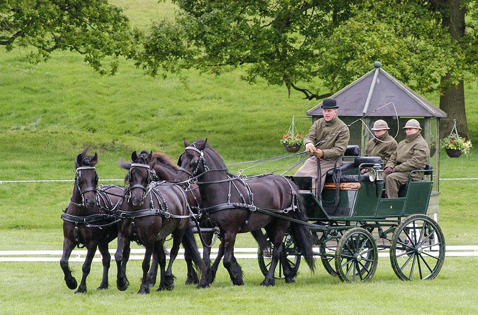 Prins Philip kører dressur med sine Fell ponyer ved et kørestævne i Lowther, Cumbria, England, 2005. Foto: Vic Kusin ©