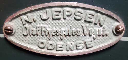 Fabriksskilt fra N. Jepsen, Olaf Ryesgades Vognfabrik, Odense. Foto: Anders Horsbøl Nielsen.