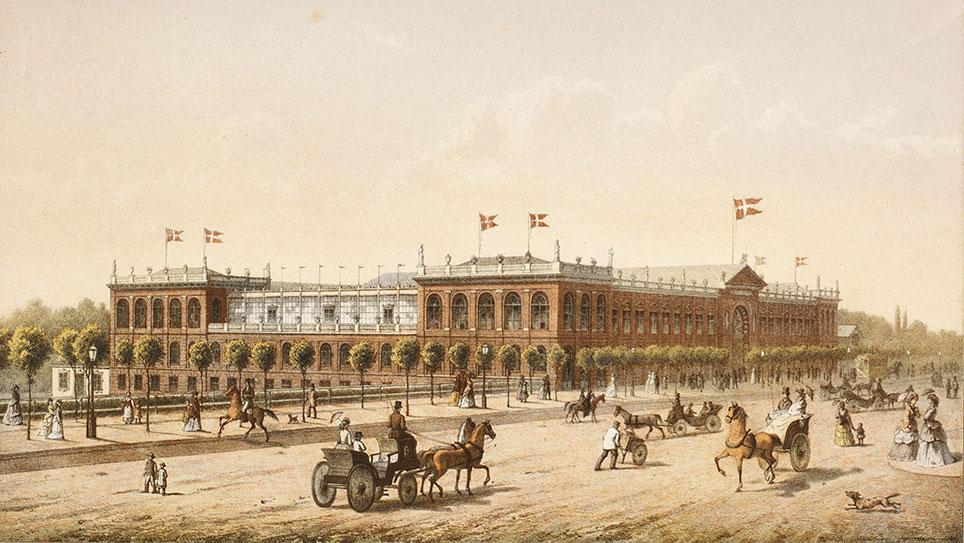 Udstillingsbygningen ved Den nordiske Industri- og Konstudstilling i København 1872. Litografi af Johan Hassel, 1872. Det kgl. Biblioteks billedsamling.