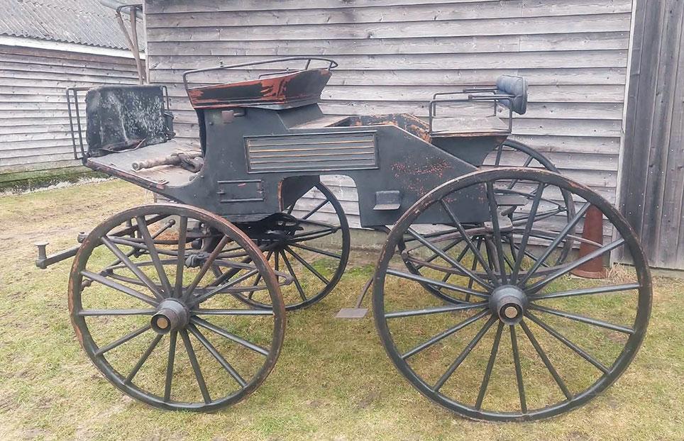 Ivan Baks phaeton fra James Fife, men her med bagsædet vendt, så passagererne sidder i kørselsretningen. Foto Ivan Bak. 